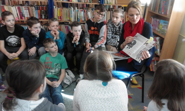 Spotkania z pisarką Iwoną Bińczycką-Kołacz dla dzieci w bibliotece